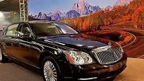 《朱艺曝光：去年激辩抵制风波，今机场亲临盛况迎接国足荣归》